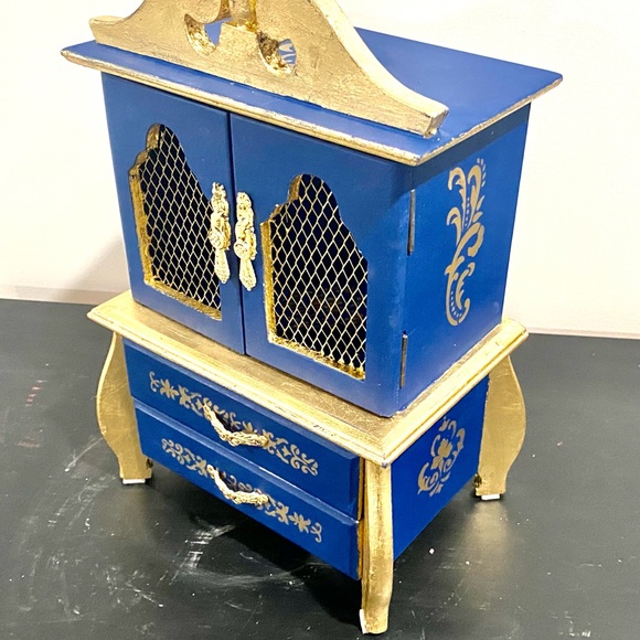 Blue and Gold Painted Vintage Glam Jewelry Music Box - Picture 9 of 13